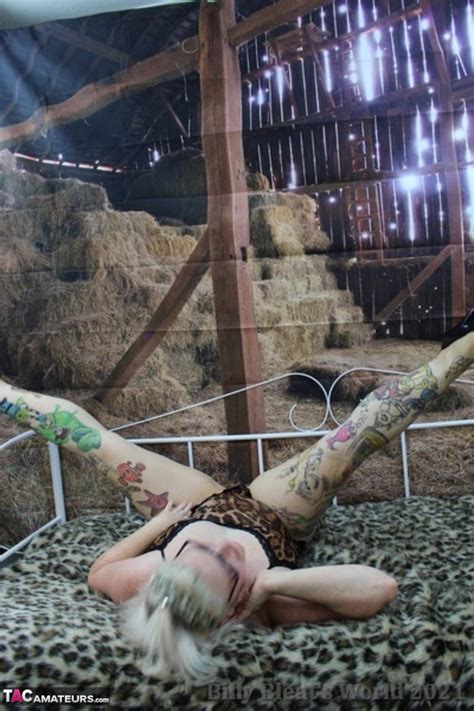 British Plumper Mollie Foxxx Shows Her Natural Tits On A Bed In A Hay Mow CoedCherry