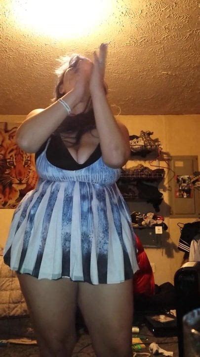 Skanky BBW tanzt und schüttelt ihren fetten Arsch Titten xHamster