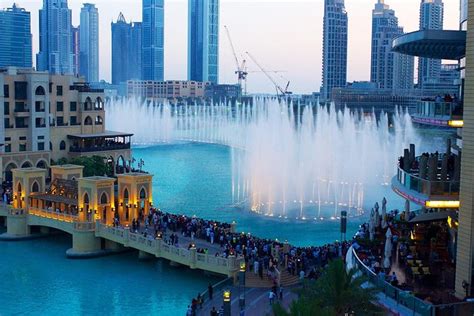 Show De La Fuente De Dubai Y Paseo Del Lago Dub I Viator