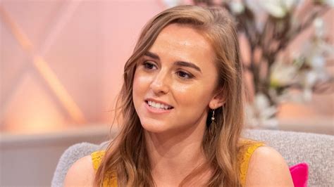 Youtuber Hannah Witton Talking About Her Stoma Bag Is Inspirational