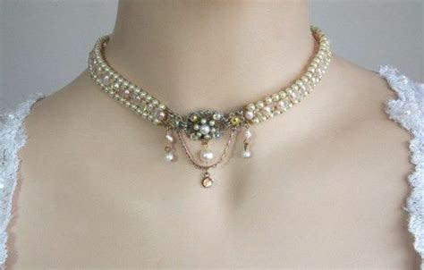 Bridal pearl necklace