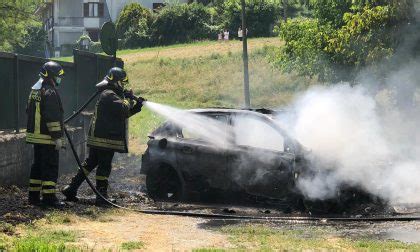 Auto Distrutta Dalle Fiamme A Lauriano Giallo Sulle Cause LE FOTO