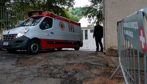 Al menos 10 muertos al caer un autobús por un precipicio en el sur de