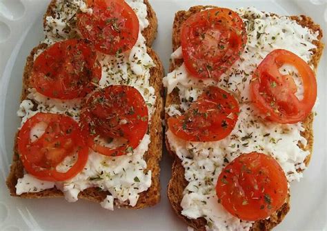 Tostadas De Queso Fresco Y Tomate Cherry Receta De Nieves Mart Nez