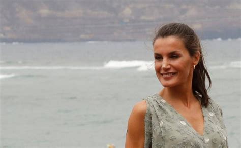 La Reina Letizia Usa Bikinis Hechos A Medida Y Este Lo Mand Modificar