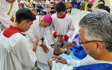 Arzobispo De Acapulco Realiza El Lavatorio De Pies En La Catedral El