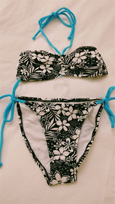 NY OANVÄND svart vit blommig bikini Strlk 3 Köp på Tradera 655483011