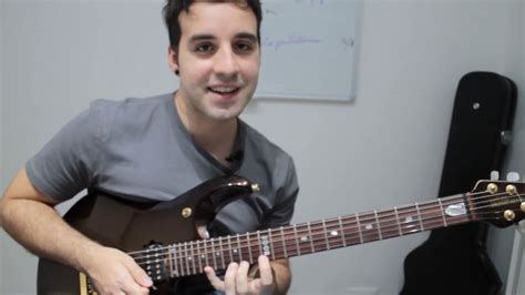 Aprenda um Lick do Kiko Loureiro na Escala Pentatônica Video Aula