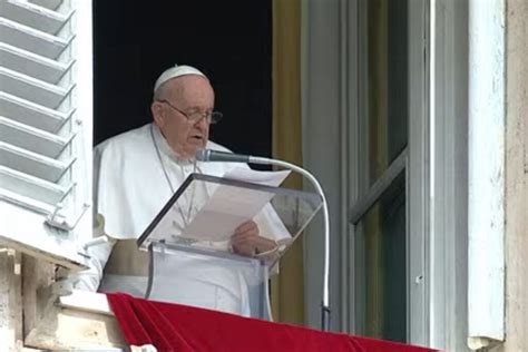 Angelus Papa Francesco rivela in un gesto imparato da bambini cè