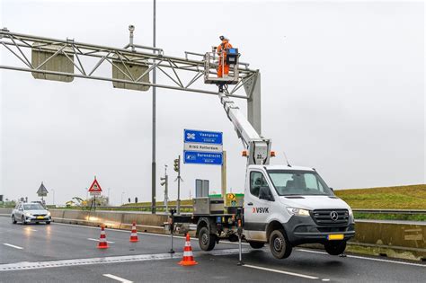 Hinder Op De Verbindingsweg En Afrit Van De A15 Naar De A29 En De