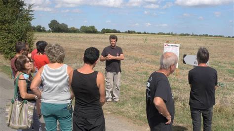 Méga Bassine à Sainte Soline Les Opposants Invitent Les Habitants