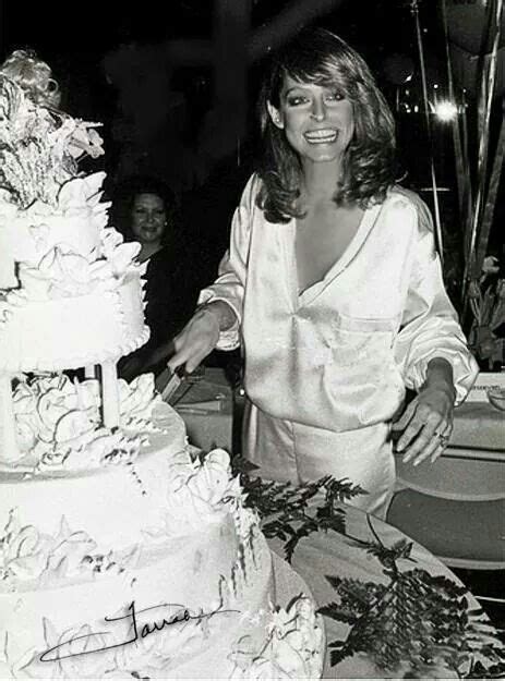 Farrah Fawcett Majors Wedding, July 28, 1973. | Farrah fawcet, Farrah fawcett, Celebrity weddings