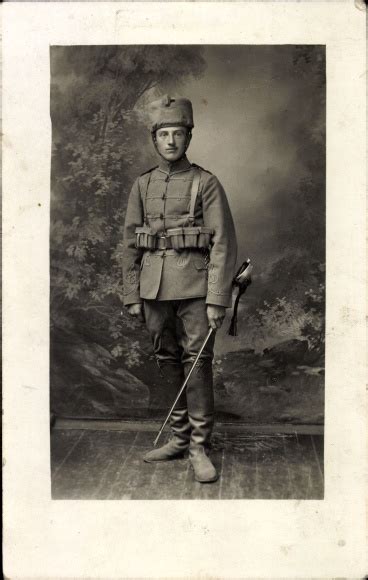 Foto Ansichtskarte Postkarte Soldat In Uniform Husar Akpool De