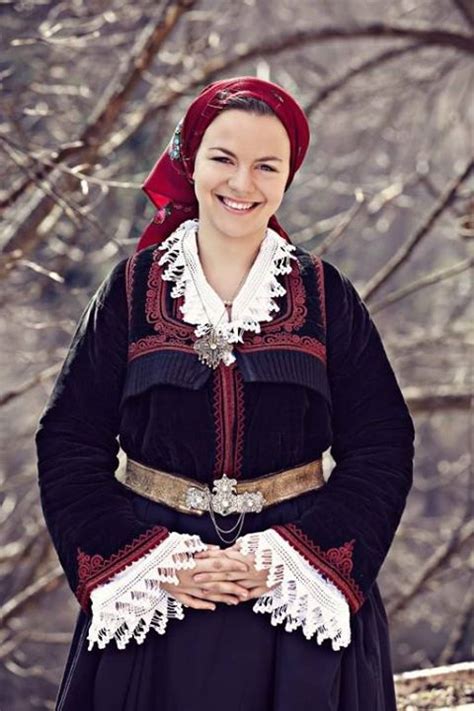 Kre Evo Bosnia And Herzegovina Folk Clothing Traditional Outfits