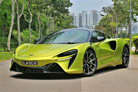 2023 McLaren Artura Review: High Breed - Online Car Marketplace for ...