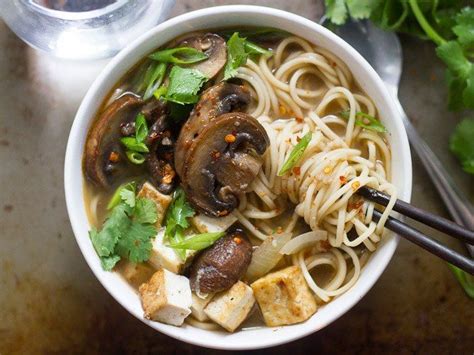 Острый рамен с грибами Ингредиенты: • 2 столовые ложки растительного ...