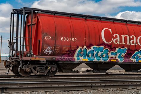 Canada Round Covered Hopper Train Car End | Train graffiti, Train, Rail car