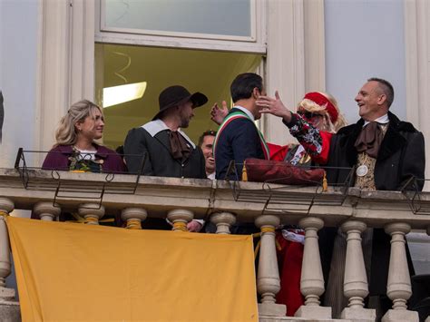 Domodossola Le Chiavi Della Citt Consegnate Al Togn E Alla Cia La