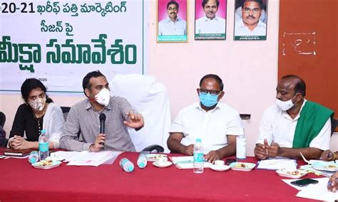 Khammam Set Up Cotton Procurement Centres At Market Yards