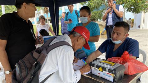 MINSA Y LA MUNICIPALIDAD REALIZAN CAMPAÑA Ponte al día con tus