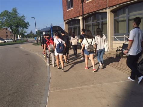 New UB students settling into dorms on North & South campuses | WBFO