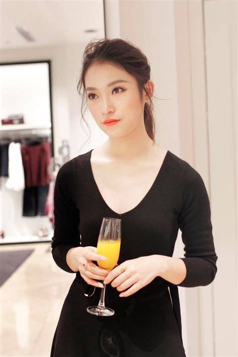 Học viện Ngoại giao Vương quốc của dàn hot girl được mệnh danh crush quốc dân đã xinh lại