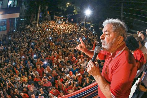 Lula se reúne trabalhadores do ABC em ato pela democracia