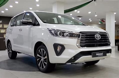 Toyota Innova Crysta CNG being evaluated; variants, powertrain details ...