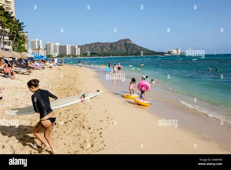 Waikiki Beach Honolulu Hawaii Hawaiian Oahu Pacific Ocean Waikiki Bay Stock Photo: 72982319 - Alamy