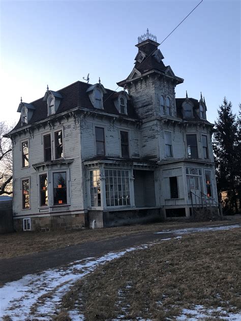 12 reasons that connecticut is the most terrifying spookiest state