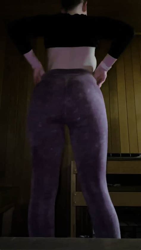 I M The Milf At The Gym Who Doesn T Mind If You Stare 36yo Milf Scrolller