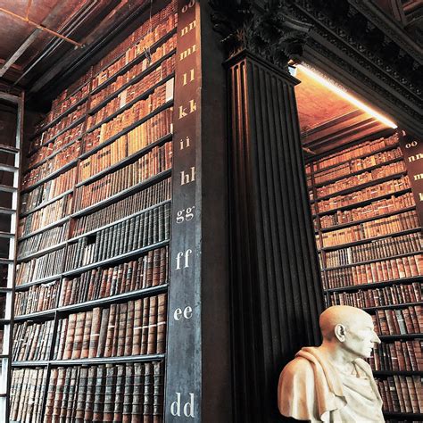 The Library of Trinity College Dublin (Dublin,... - SAPERE AUDE