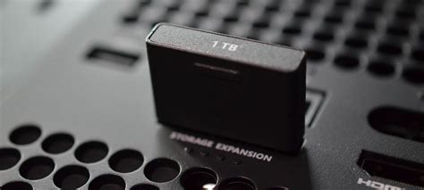 Обычный SSD подключили к Xbox Series через слот расширения при помощи ...