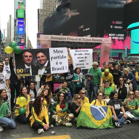 Manifestantes Fazem Ato Pró Bolsonaro Em Ny • Marília Notícia