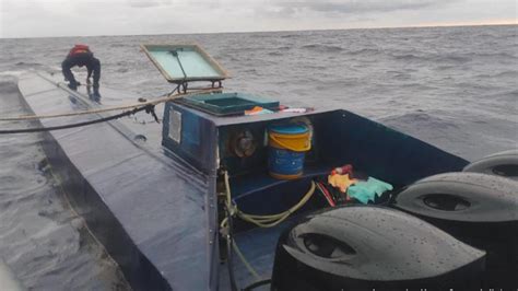 Dos Ecuatorianos Detenidos En Colombia Dentro De Un Narcosubmarino