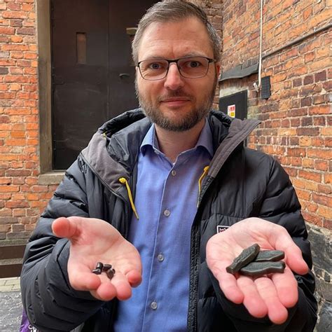 Skola tvingas till väktare och staket efter hot SVT Nyheter