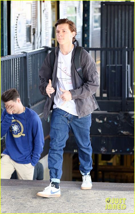 Tom Holland Wears Hello Kitty Pjs For Spider Man Homecoming Scenes Photo 1031560 Photo