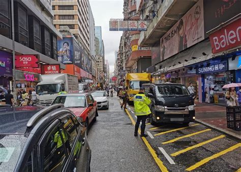 旺角警區打擊交通違規 單日發逾千告票拖走10車｜即時新聞｜港澳｜oncc東網