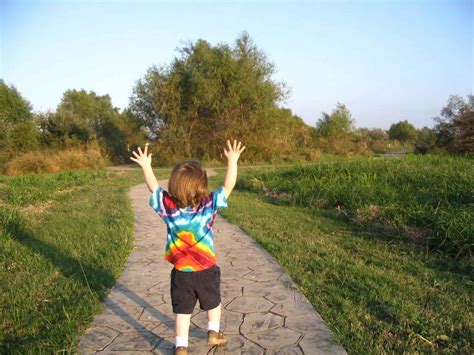 File:Happy child finds joy.jpg - Wikimedia Commons