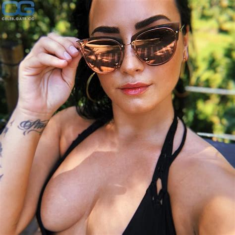Demi Lovato Nude Pictures Photos Playboy Naked Topless Fappening