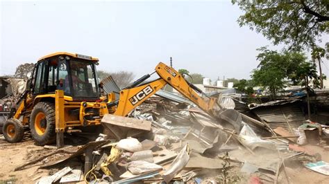 Gurugram K Illegal Shanties Razed During Day Demolition Drive