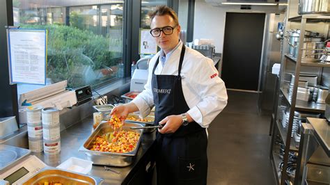 The taste of success: Germany’s head chef visits FIFA museum - FIFA ...