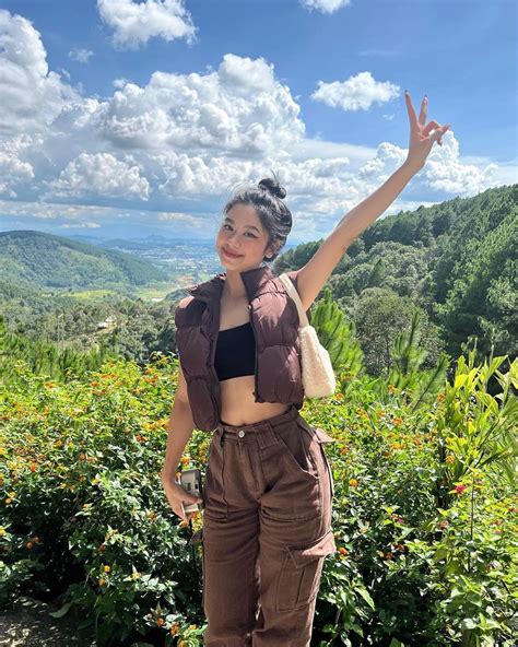 Hot girl Hàn Hằng vẫn gợi cảm sau nhiều năm ở ẩn