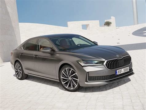 Skoda Superb L K Front Quarter View Autobics