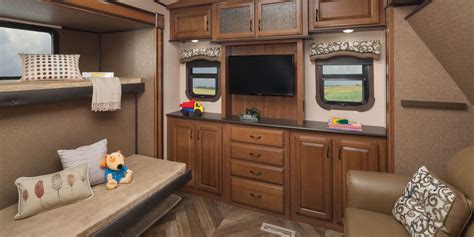 Whats The Difference Between An Rv With Bunk Beds And A Bunkhouse Rv Lifestyle News Tips