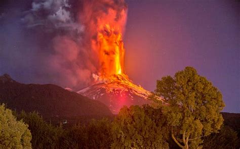 Volcano In Southern Chile Erupts Thousands Evacuated Video Wgn Tv