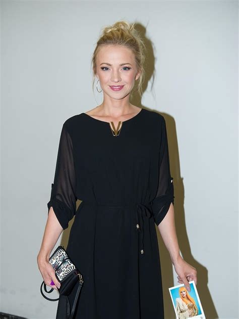 Basia Kurdej Szatan w bikini nad wodą Wakacje Kurdej Szatan