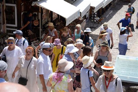 Turisti Iz Cijelog Svijeta Ponovo U Sarajevu Novi Glas