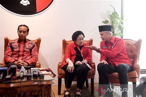 Hasto Tepis Isu Megawati Dan Jokowi Tidak Menjalin Komunikasi Antara