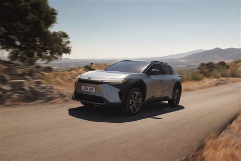 Toyota bZ4X el SUV eléctrico es una realidad